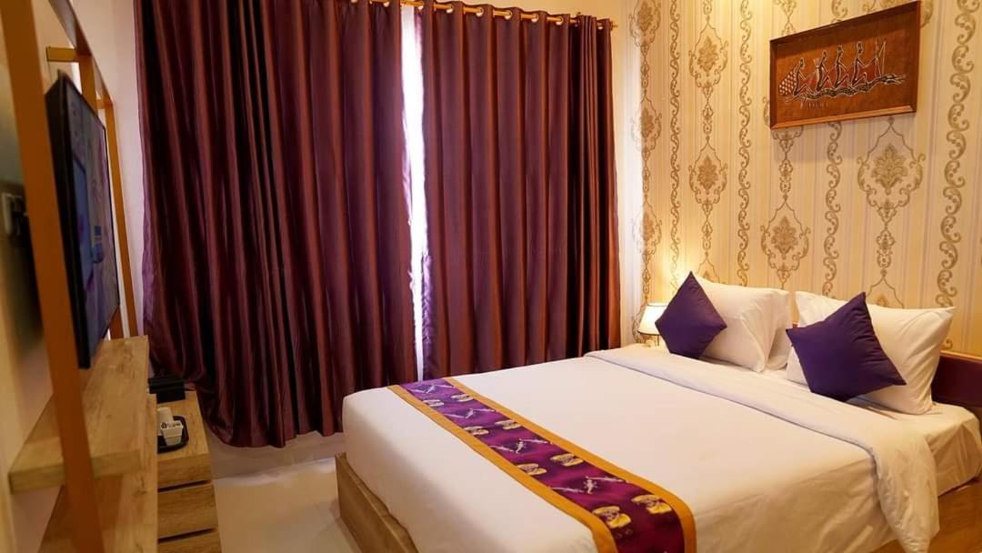 Elohim Hotel Sentani Джаяпура Екстериор снимка