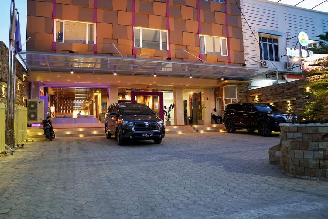 Elohim Hotel Sentani Джаяпура Екстериор снимка