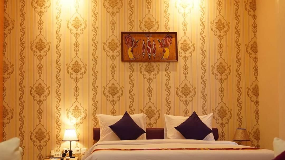 Elohim Hotel Sentani Джаяпура Екстериор снимка
